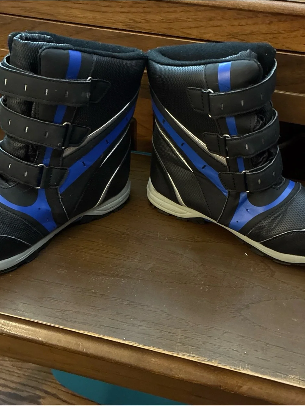 Totes Black/Blue Boys Kids Winter Snow Boots Size 6 Hook Loop Closures Insulated